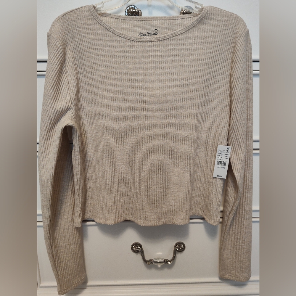 NWT Your Favorite from Pacsun. Long sleeve ribbed shirt. XL Junior size.